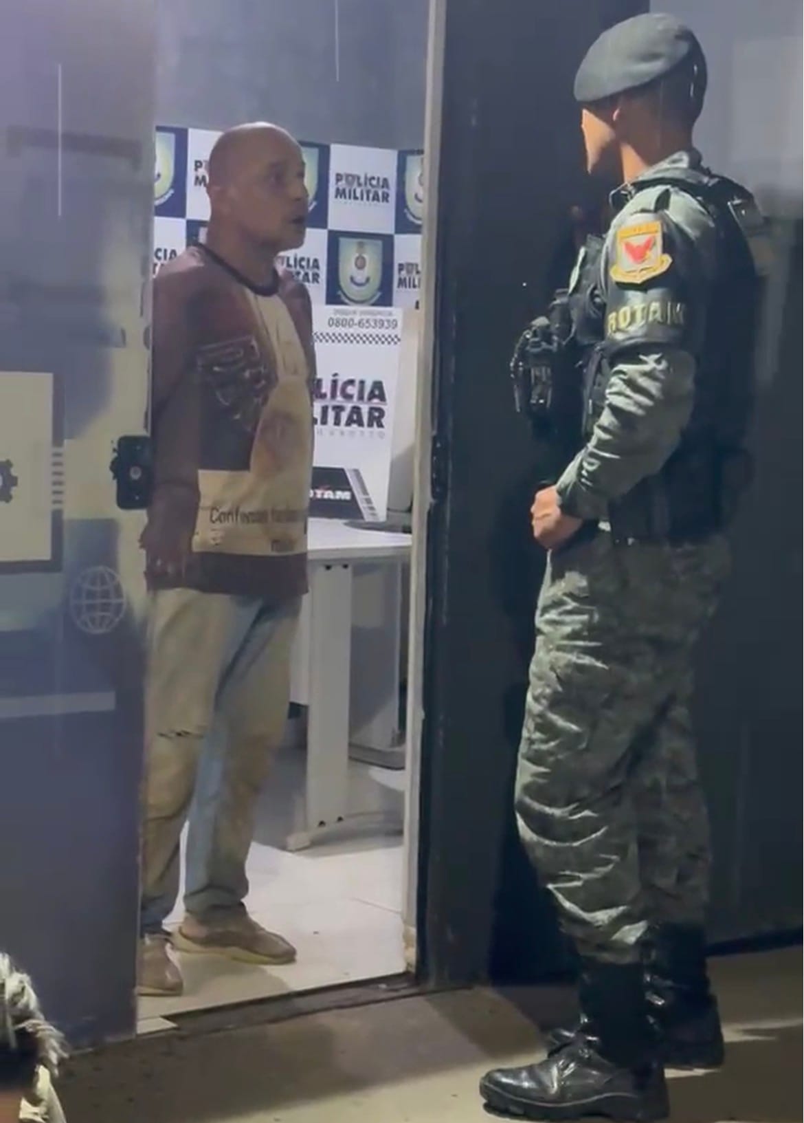 Policial penal é preso após ser acusado de atirar contra morador de rua por dívida de R$ 50 em Cuiabá