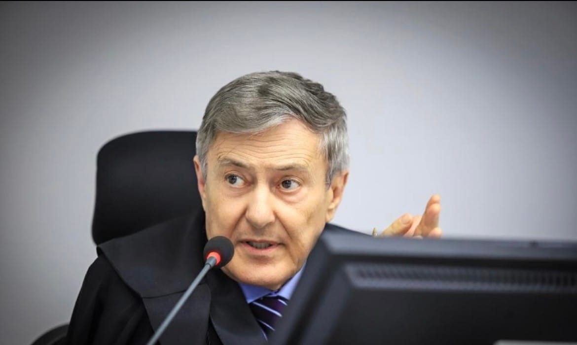 Waldir Teis determina suspensão de expediente, prazos e sessão do TCE-MT após STJ afastar quatro conselheiros