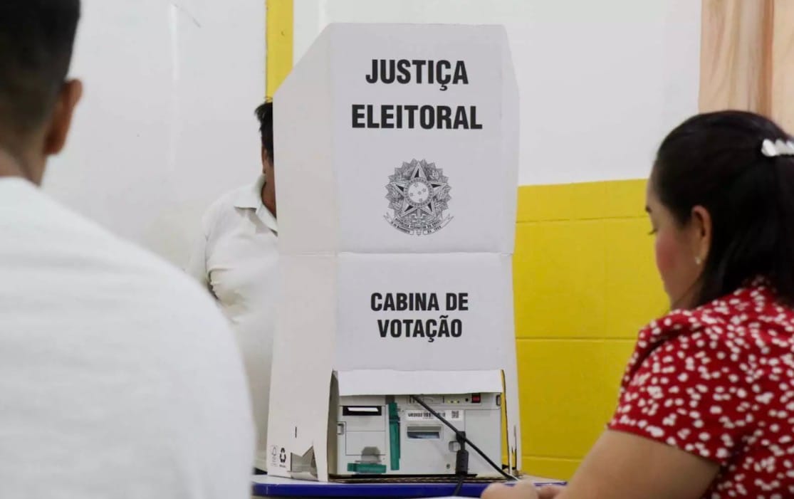 Abstenção cai ao menor nível em 20 anos, mas diferenças entre estados revelam contrastes na participação dos brasileiros