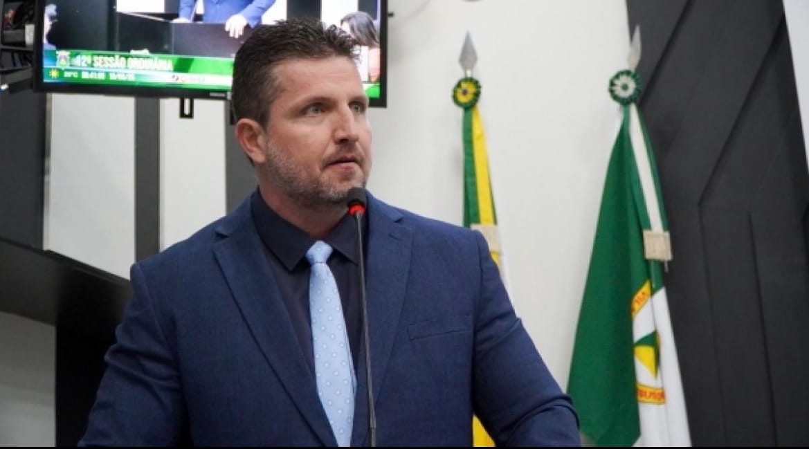Justiça manda Ranalli retirar publicações sobre demissão de petistas e fixa multa de R$ 25 mil