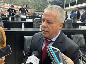 Justiça manda voltar: Chico 2000 reassume cargo na Câmara de Cuiabá após decisão do TJM