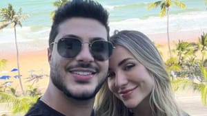 Gabi Martins surpreende namorado com carro envelopado: ‘Comprometido’