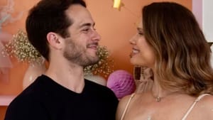 Karen Junqueira exibe ensaio gestacional e celebra espera por Catarina: ‘Crescendo’