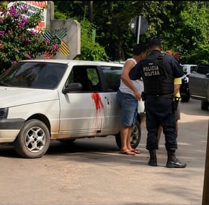 Homem é esfaqueado em peixaria após discussão com ex-companheira em Cuiabá