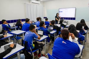 Educação lança edital com 3 mil vagas para pós-graduação e formação continuada em TEA