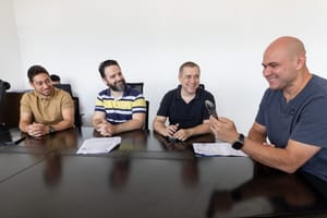 Prefeito liga para ganhadores da Nota Cuiabana e emociona contribuintes nos 307 anos de Cuiabá