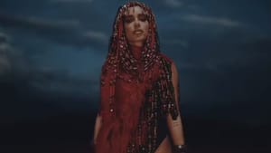 Anitta lança ‘Choka Choka’ de Shakira e divulga lyric video: ‘Tô muito choka choka’