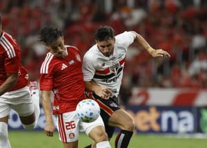 São Paulo empata com Internacional e vê vice-liderança ameaçada no Brasileirão