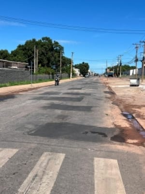 Avenida Jurumirim e o bairro Carumbé recebem operação tapa-buracos solicitada por Ilde Taques