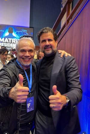 Marqueteiro político Cláudio Cordeiro participa da Cumbre Mundial de Comunicação Política em Montevidéu