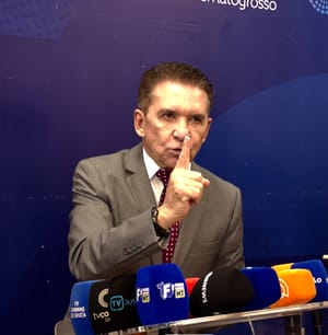 Empréstimo irregular e pedalada fiscal colocam gestão de Flávia Moretti na mira do TCE: “é muito grave”, diz Sérgio Ricardo