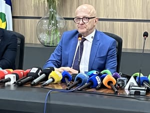 “Vamos entregar serviços públicos de valor”: Pivetta assume, define legado e endurece discurso contra o crime em Mato Grosso “Nós vamos ser intolerantes” VEJA O VÍDEO