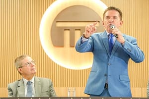Sérgio Ricardo destaca qualificação contínua em abertura de MBA com ministro Antonio Anastasia