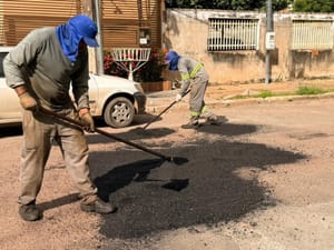 Prefeitura de Cuiabá amplia equipes  e tapa 2.400 buracos  em 10 dias