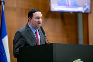 Projeto de lei quer combater violência digital contra mulheres em Mato Grosso
