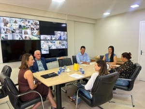 Secretária de Saúde discute avanços estratégicos em reunião com vereador