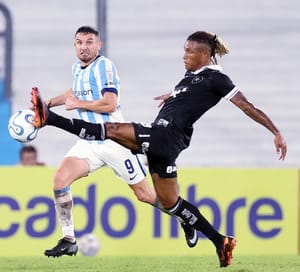 Botafogo vence Racing na Argentina e assume topo do Grupo E na Sul-Americana