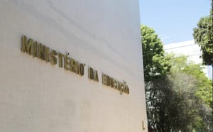 Governo do Brasil cria 24,9 mil cargos para estrutura do MEC