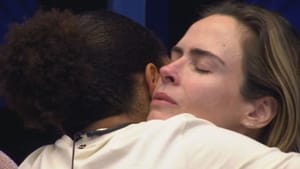 Ana Paula Renault se emociona ao saber da morte do pai e revela ter ouvido a mãe