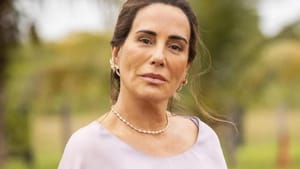 Gloria Pires fala sobre cenas de intimidade e estreia como diretora no filme Sexa