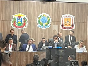 Vitória por um voto consolida a reeleição de Wanderley Cerqueira à presidência da mesa da Câmara e amplia guerra política em Várzea Grande