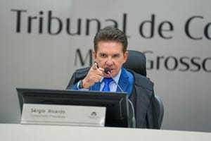 TCE-MT apura indícios de sobrepreço em contrato de R$ 14,3 mi firmado sem licitação pela Prefeitura de Várzea Grande