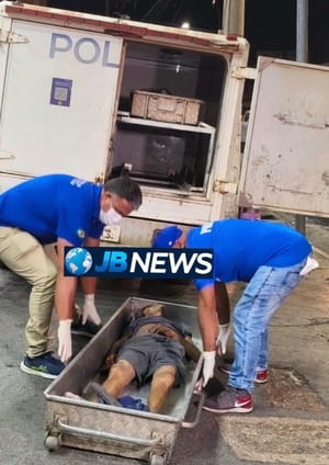 Morador de rua passa mal e morre dentro de igreja em Cuiabá
