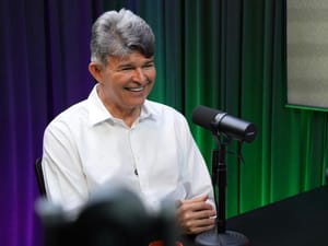 Zé Medeiros cresce na preferência do eleitor e lidera pesquisa espontânea para o Senado