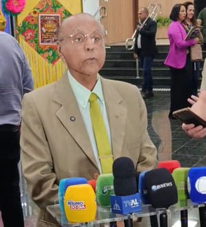 “Vai ser pau na moleira”: Júlio Campos avisa que Mauro pode ser barrado na convenção se tentar impedir candidatura de Jayme ao governo “Essa gente não lê estatuto“