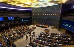 CCJ aprova redução da maioridade penal no Brasil e abre caminho para julgamento de jovens a partir dos 16 anos