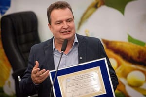 Max Russi recebe título de Cidadão Campoverdense e destaca compromisso com os municípios