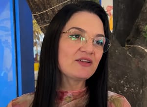 “Tem um grande grupo político tentando tomar a presidência da Câmara para colocar a faca no pescoço do prefeito”, dispara Samanta Iris