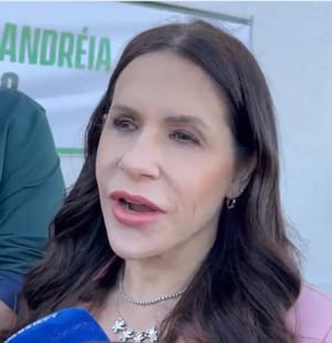 “É a obra mais importante da nossa gestão”, diz Andréia Wagner ao entregar condomínio inédito para idosos em Jaciara