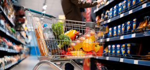 Cesta básica volta a ficar abaixo de R$ 900 em Cuiabá e reforça tendência de queda nos preços dos alimentos