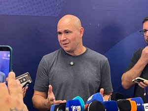 Gestão Abilio Brunini registra aumento e chega a 53,9% em aprovação popular