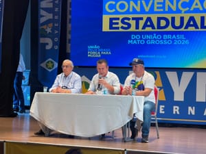 Mauro abre convenção e pontua que mesmo com todos os votos depositados, União manterá ata aberta por cinco horas após definição entre Jayme e Pivetta