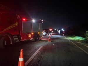 Homem morre e seis ficam feridos após batida entre Gol e S10 na MT-338