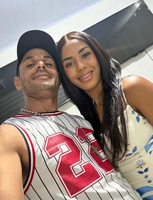 Jovem de 20 anos é morta a tiros dentro de casa e companheiro foge em Cuiabá