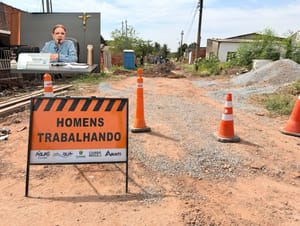 Após décadas de espera, Jardim Passaredo recebe 1,3 km de rede de esgoto após diversas defesas de Paula Calil