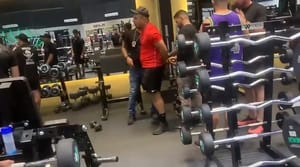 Vídeo mostra prisão de “Vasco”, braço direito e operador financeiro de “Batman”, em academia no Rio