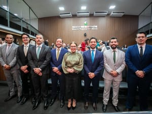 Paula Calil celebra 75 anos da PGM e Câmara marca chegada de cinco novos procuradores