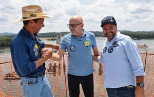 Pivetta mergulha no Juruena e celebra avanço da maior ponte já construída em MT