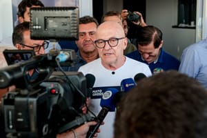 Pivetta promete 6 km de asfalto e anuncia pacote de obras para Nova Poxoréu antes de plebiscito