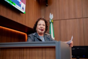 Baixinha pede mais humanidade nas políticas públicas e proteção às famílias