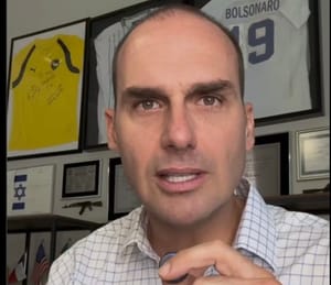 Eduardo Bolsonaro rompe linha partidária, declara apoio a Pivetta em MT