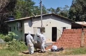 Mulher de 53 anos é encontrada morta em casa; polícia investiga