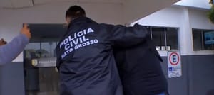 Condenado a 13 anos por estupro de vulnerável é preso enquanto trabalhava dentro do Juizado Criminal de Cuiabá