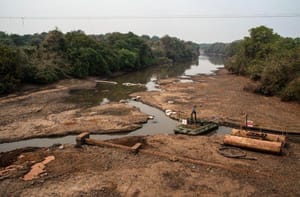 Seca derruba nível do rio Paraguai em MT e ameaça navegação e transporte de cargas no Pantanal