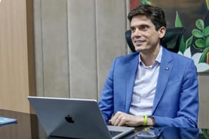 Pivetta entrega Casa Civil ao empresário Eduardo Manciolli