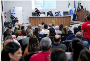 BR-163 corta Nobres ao meio, põe vidas em risco e moradores cobram viaduto para ligar os dois lados da cidade durante audiência pública